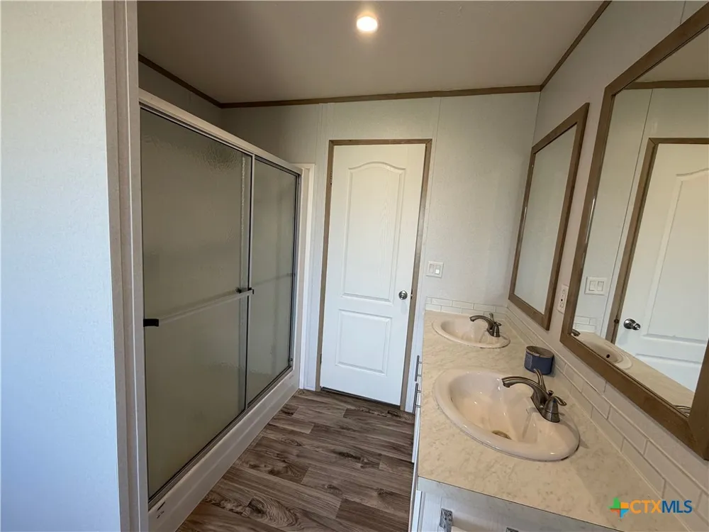 387 Adcock Road Victoria, TX 77905