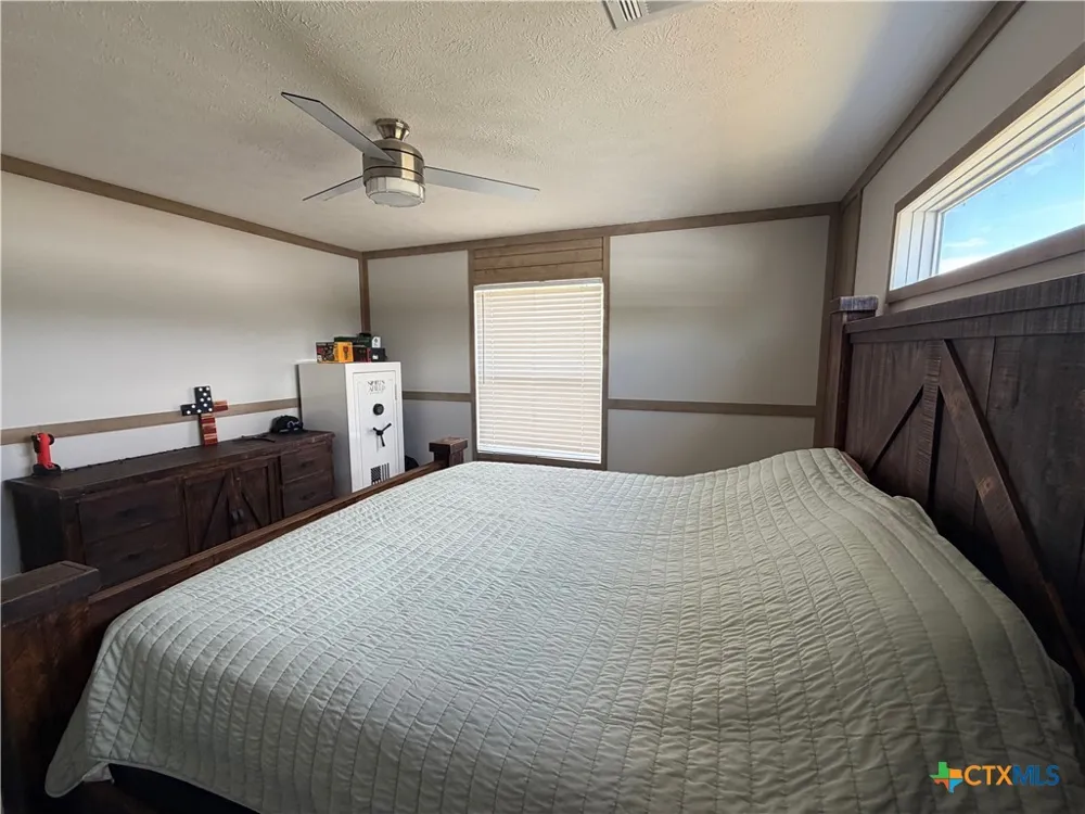 387 Adcock Road Victoria, TX 77905