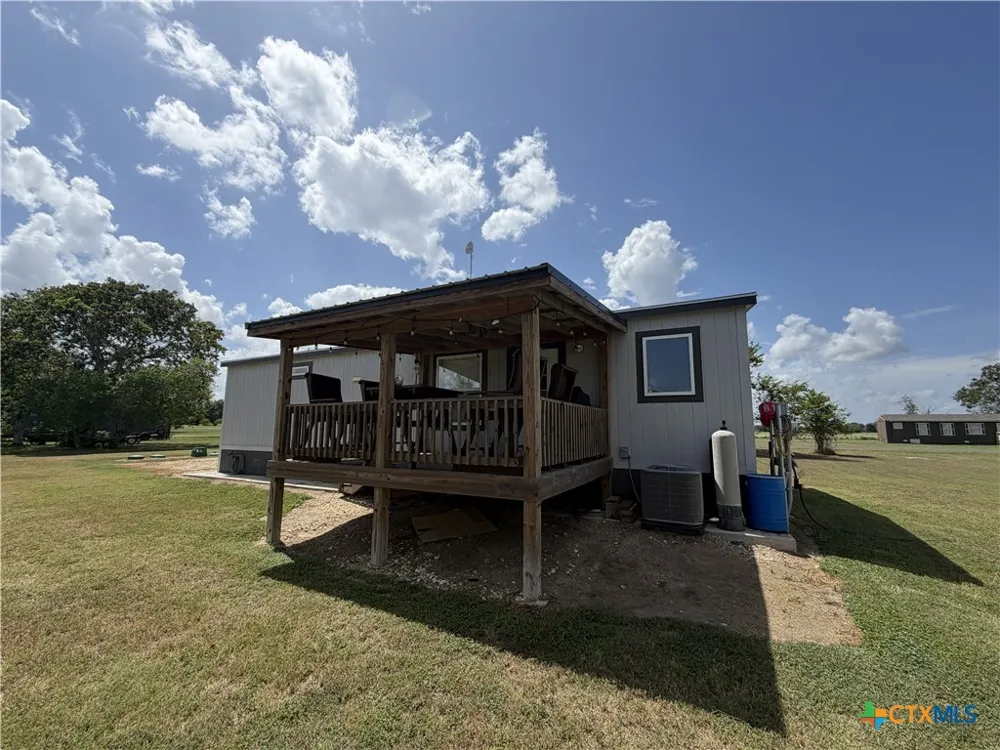 387 Adcock Road Victoria, TX 77905