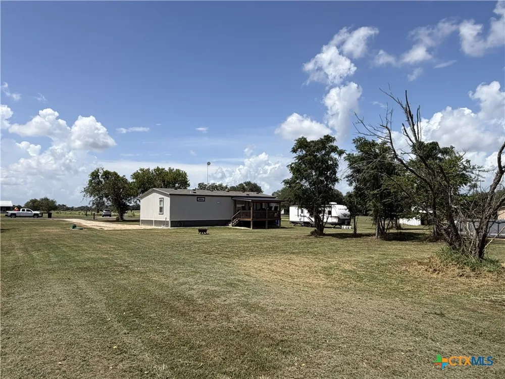387 Adcock Road Victoria, TX 77905