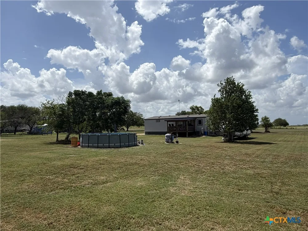 387 Adcock Road Victoria, TX 77905