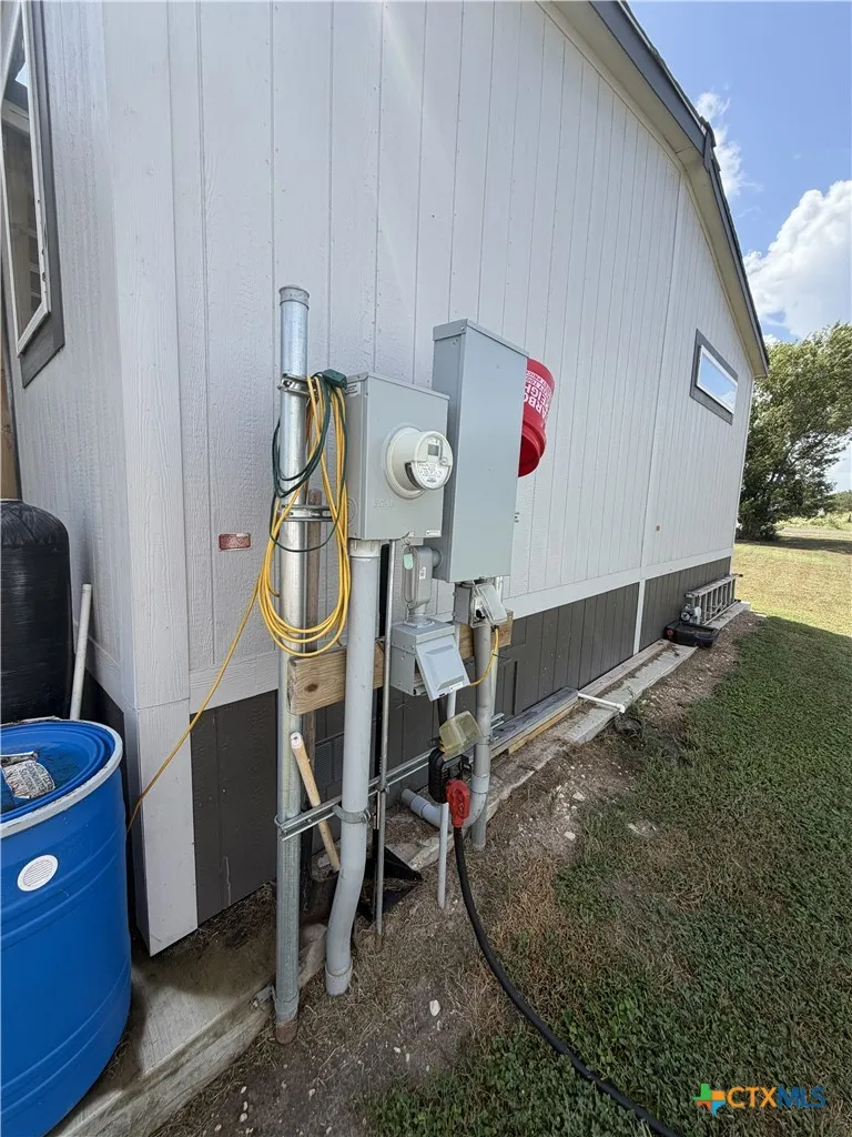 387 Adcock Road Victoria, TX 77905