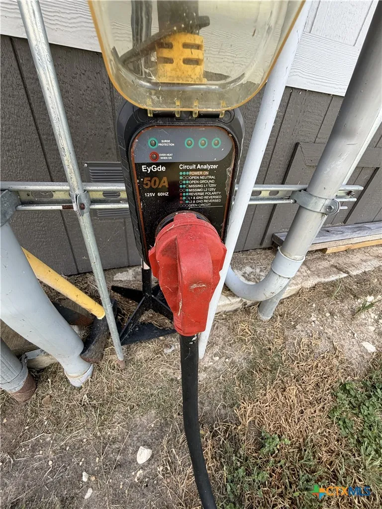 387 Adcock Road Victoria, TX 77905