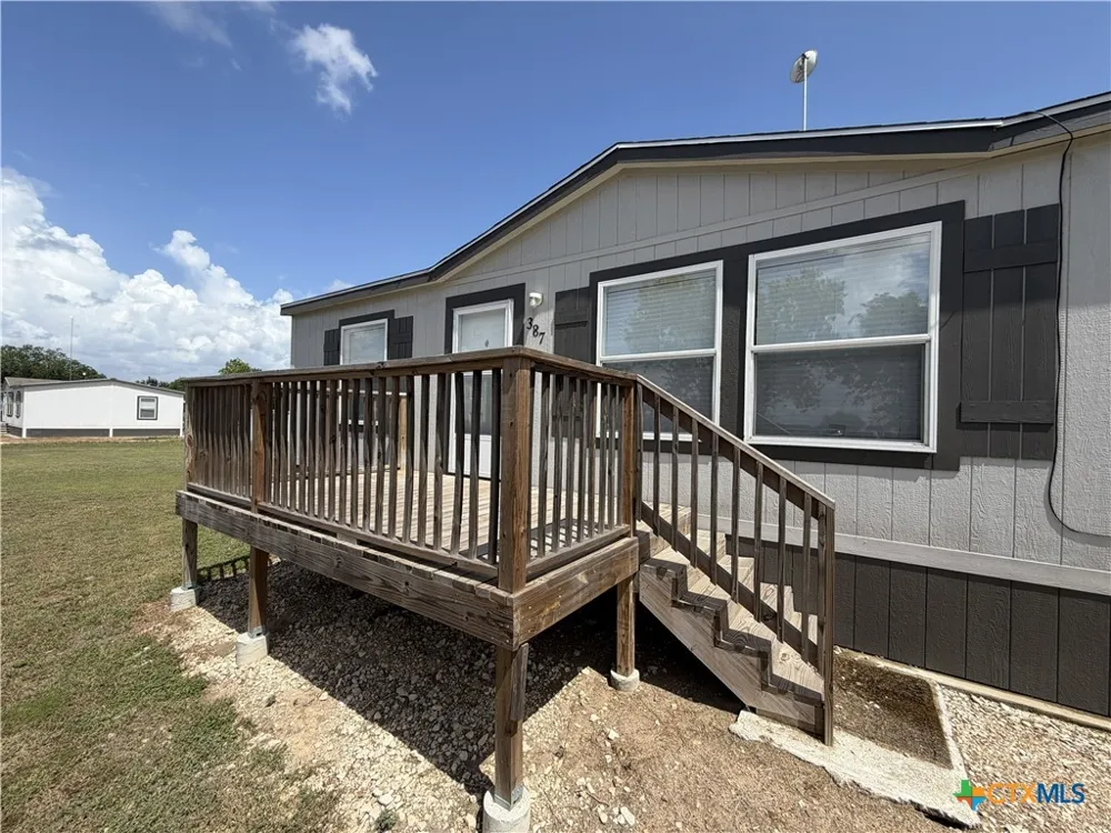 387 Adcock Road Victoria, TX 77905