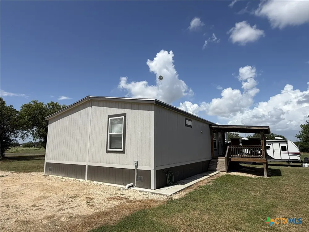 387 Adcock Road Victoria, TX 77905