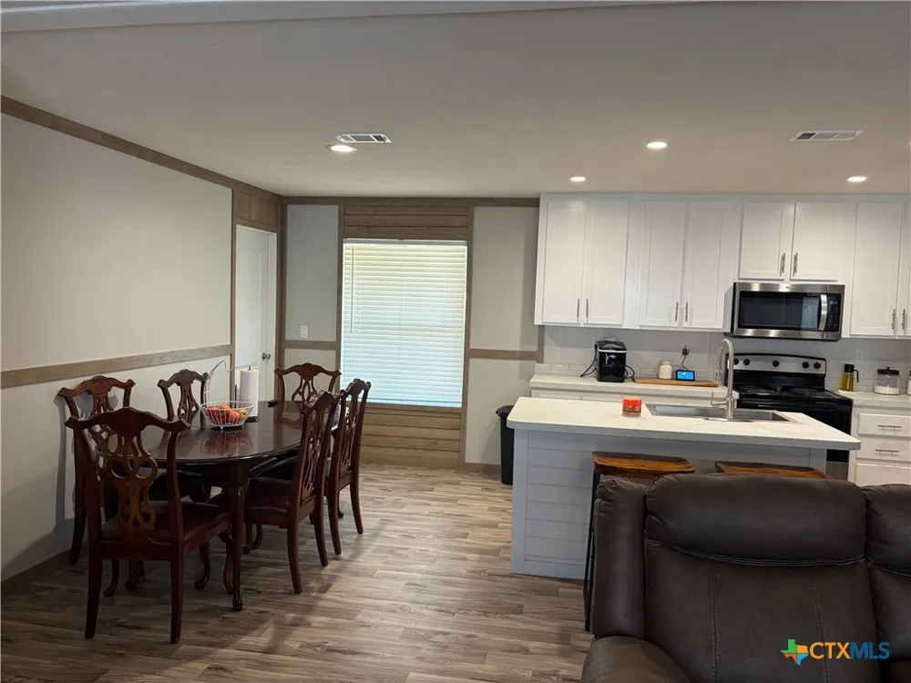 387 Adcock Road Victoria, TX 77905