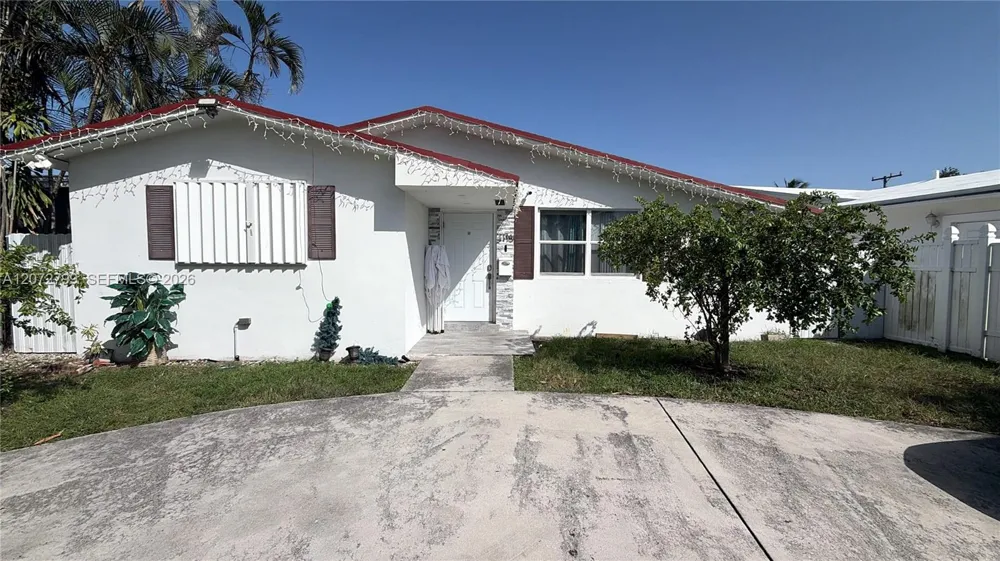 4118 Circle Dr Hollywood, FL 33021