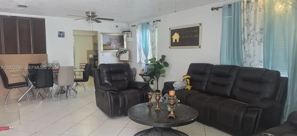 4118 Circle Dr Hollywood, FL 33021