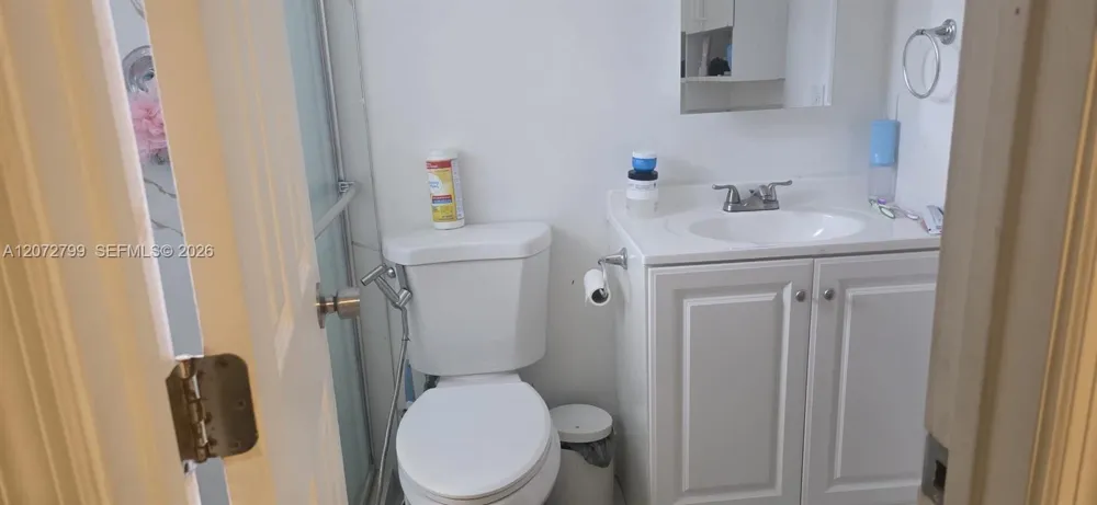 4118 Circle Dr Hollywood, FL 33021
