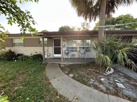 571 SW 29th Ter