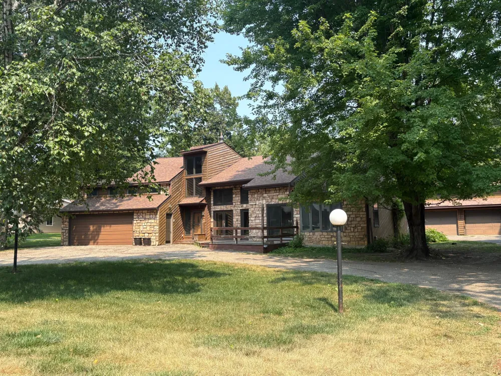 2074 Elmwood Drive Detroit Lakes, MN 56501