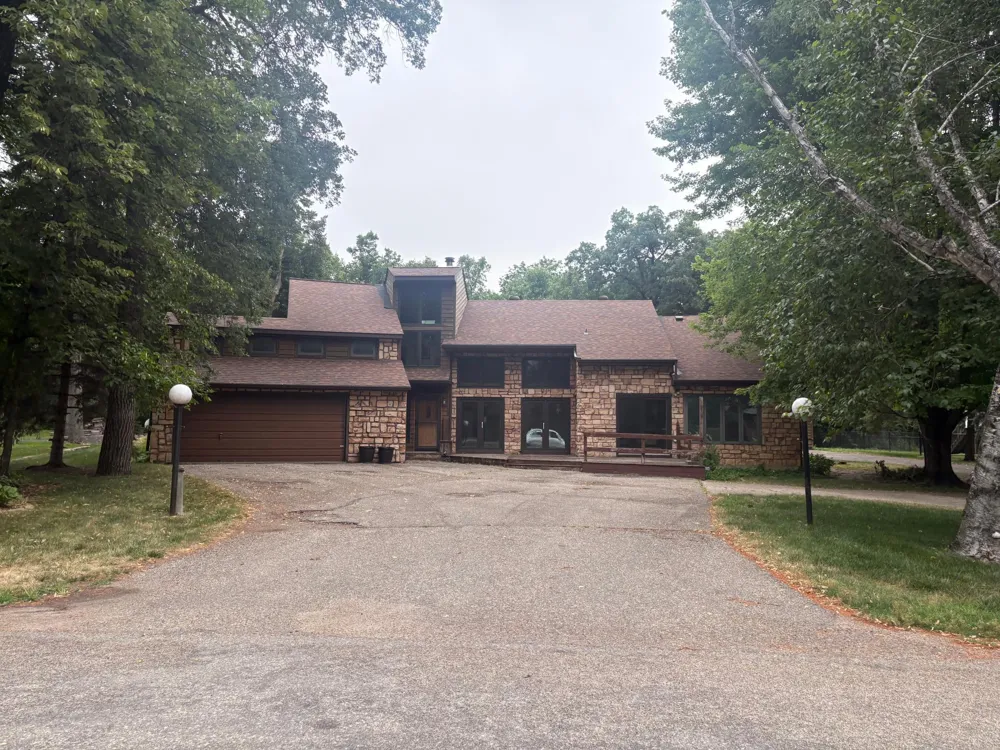 2074 Elmwood Drive Detroit Lakes, MN 56501