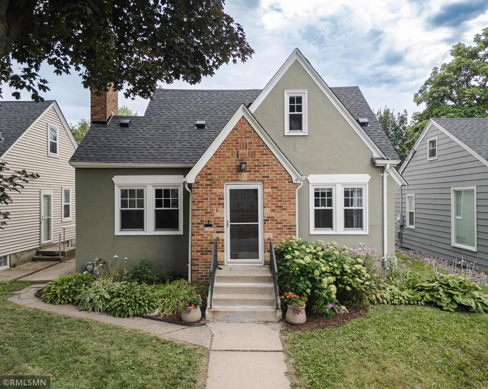2724 Utica Avenue S Saint Louis Park, MN 55416