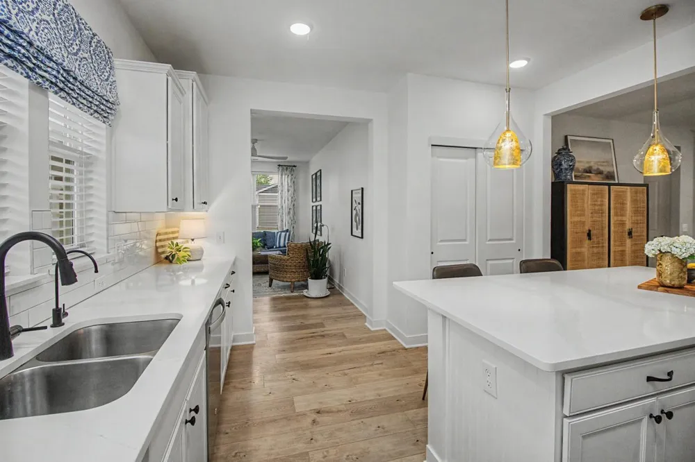 185 Liberty Heights Drive Chaska, MN 55318