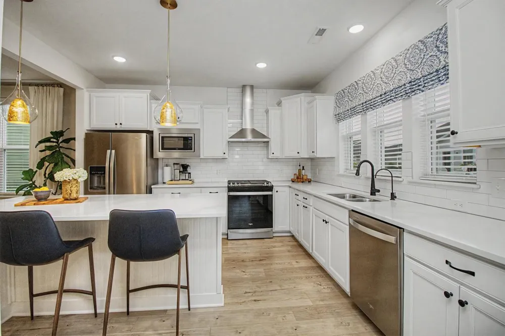 185 Liberty Heights Drive Chaska, MN 55318