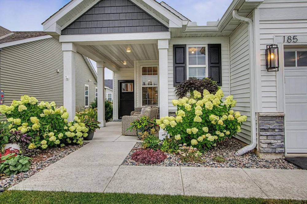 185 Liberty Heights Drive Chaska, MN 55318