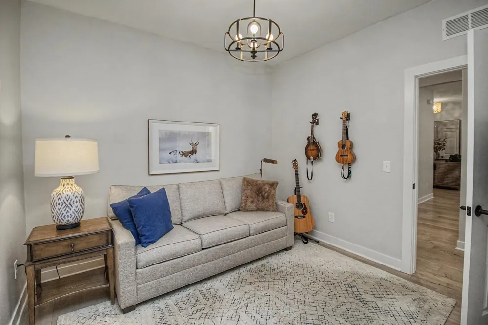 185 Liberty Heights Drive Chaska, MN 55318