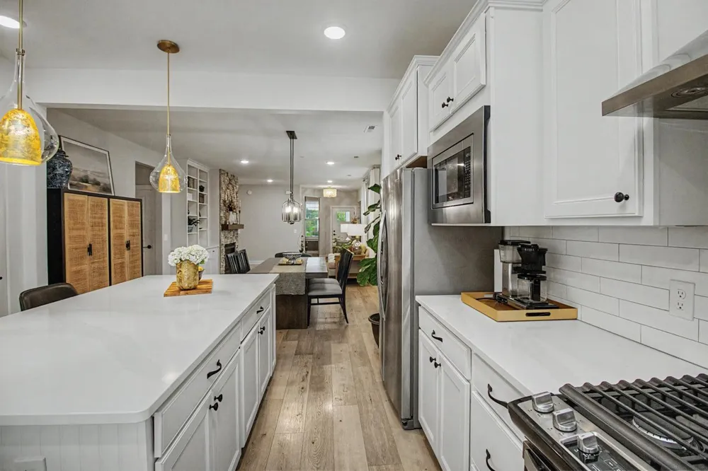 185 Liberty Heights Drive Chaska, MN 55318