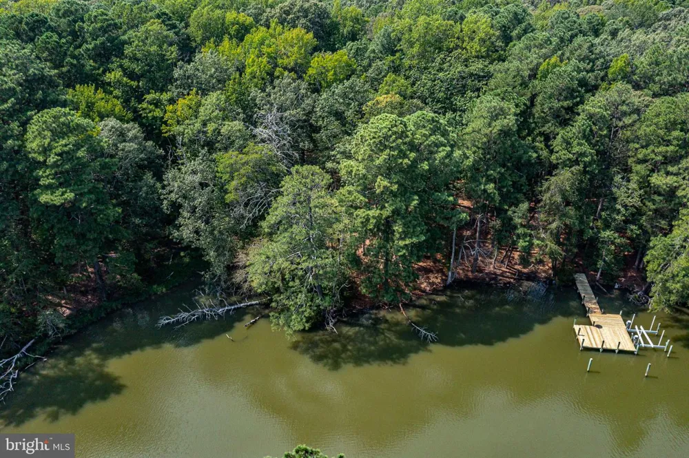 HOLLY HARBOR Reedville, VA 22539