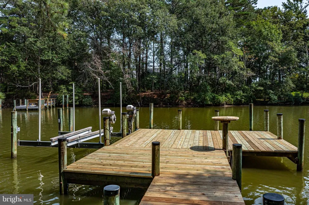 HOLLY HARBOR Reedville, VA 22539