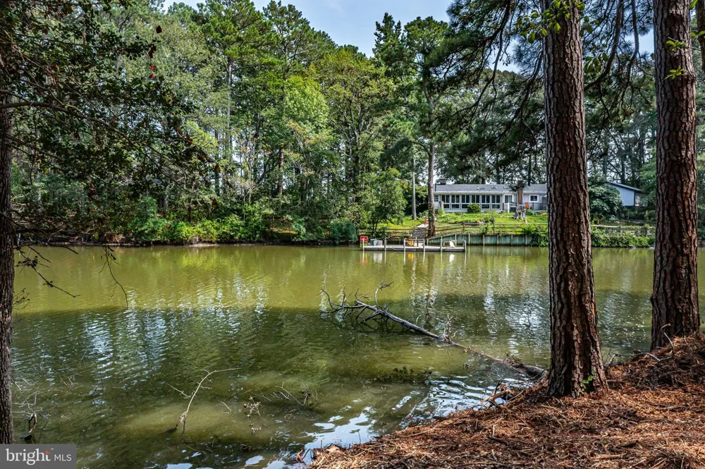 HOLLY HARBOR Reedville, VA 22539