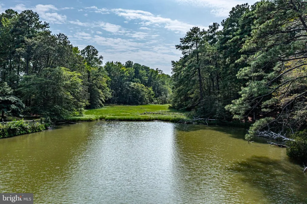 HOLLY HARBOR Reedville, VA 22539