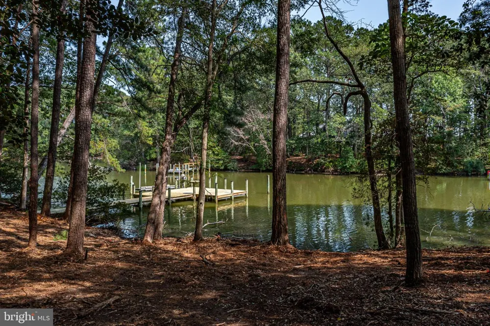 HOLLY HARBOR Reedville, VA 22539