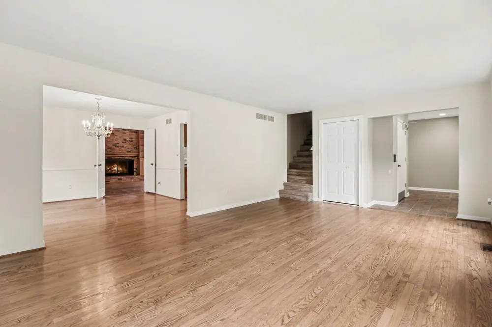 34214 Old Timber Road Farmington, MI 48331