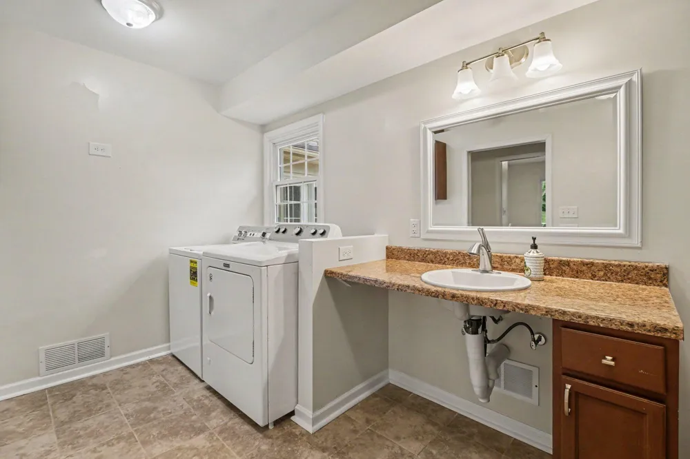 34214 Old Timber Road Farmington, MI 48331