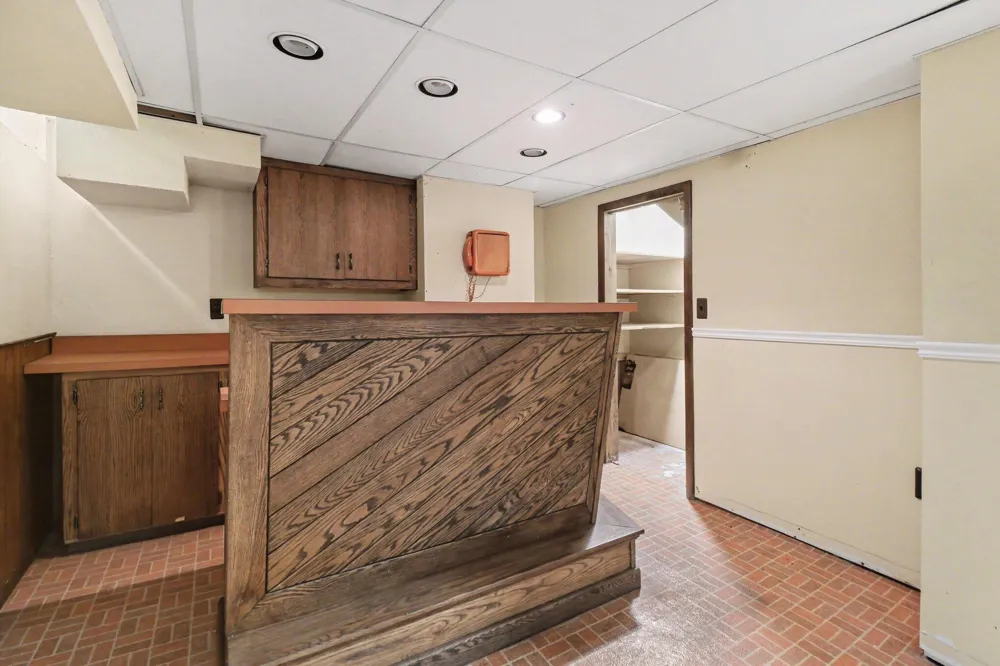 34214 Old Timber Road Farmington, MI 48331