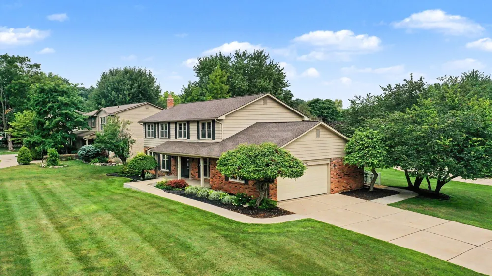 34214 Old Timber Road Farmington, MI 48331