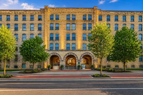 940 Monroe Avenue NW #405A