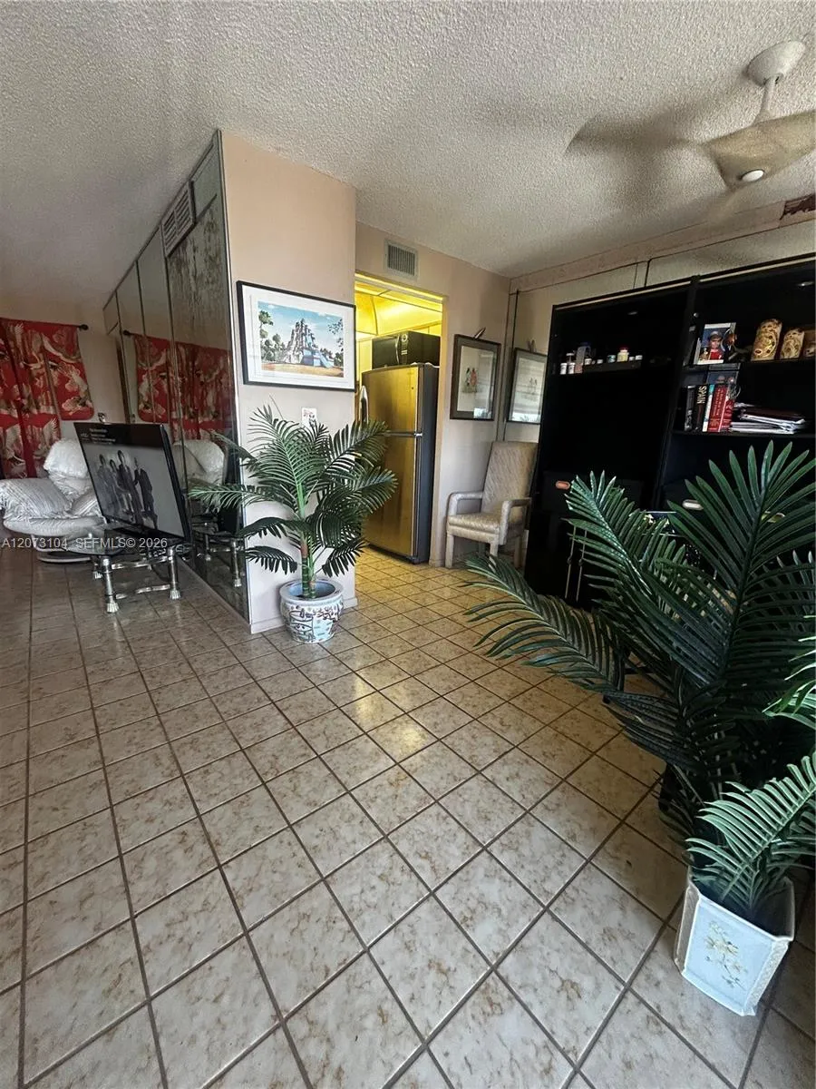 251 174th St #2315 Sunny Isles Beach, FL 33160