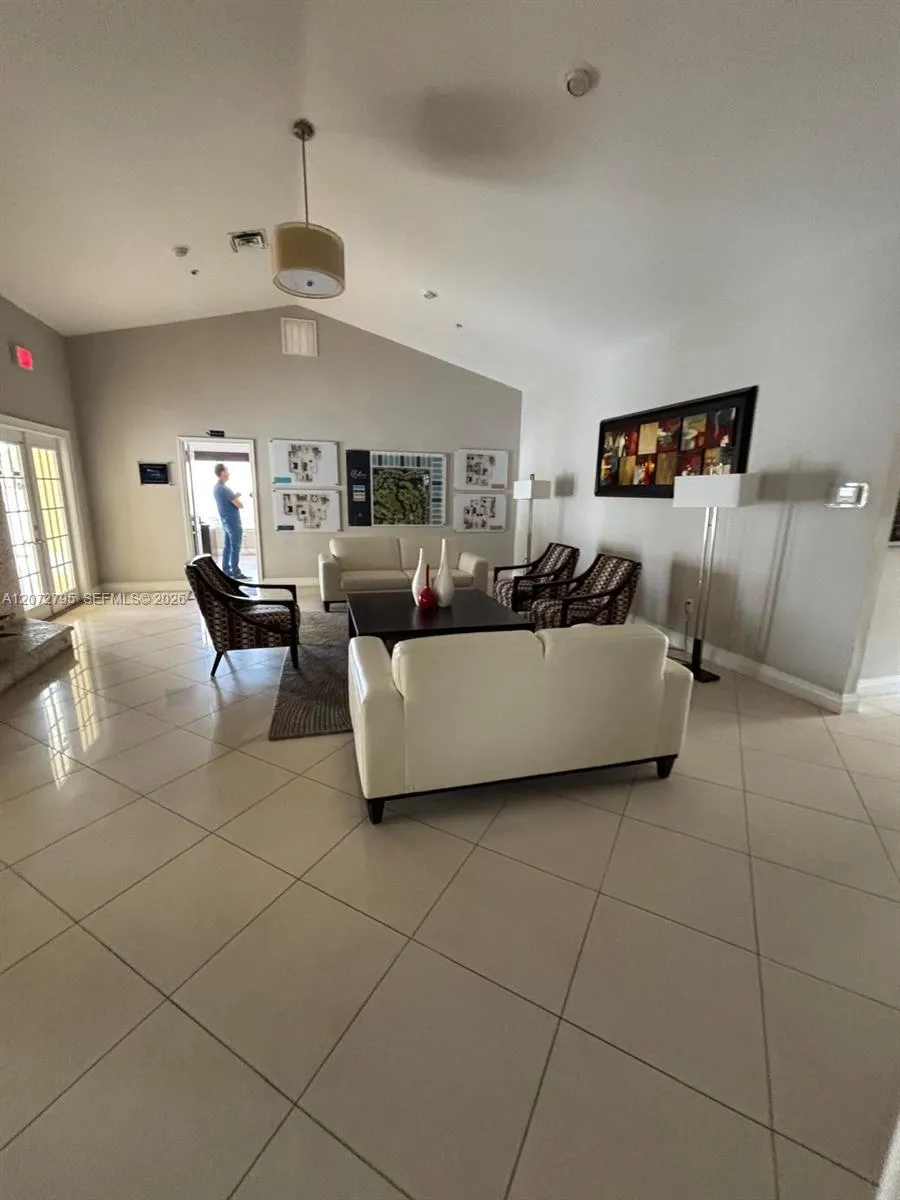 12620 Vista Isles Dr #1015 Sunrise, FL 33325