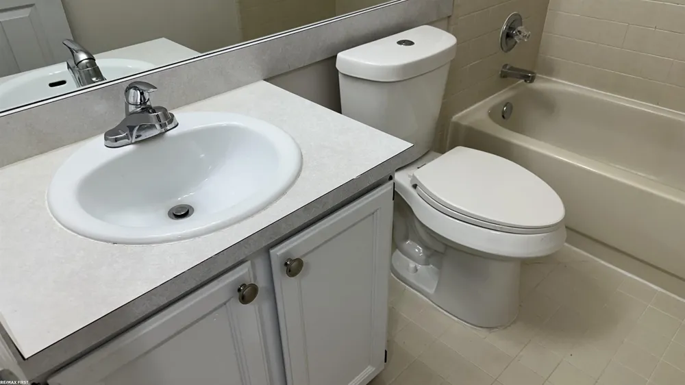 27594 Harrison Woods Lane Harrison Charter Township, MI 48045
