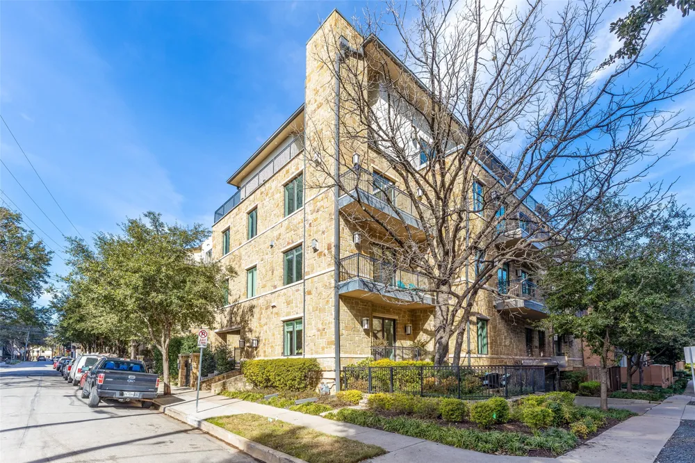 2811 Hood Street #E Dallas, TX 75219