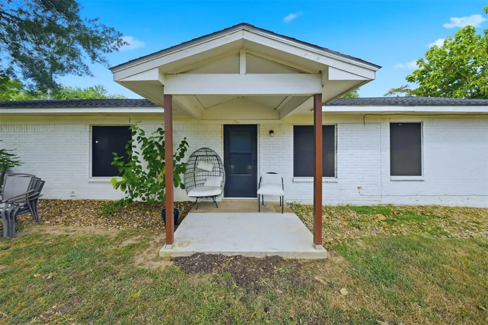 700 Owensville Street Franklin, TX 77856