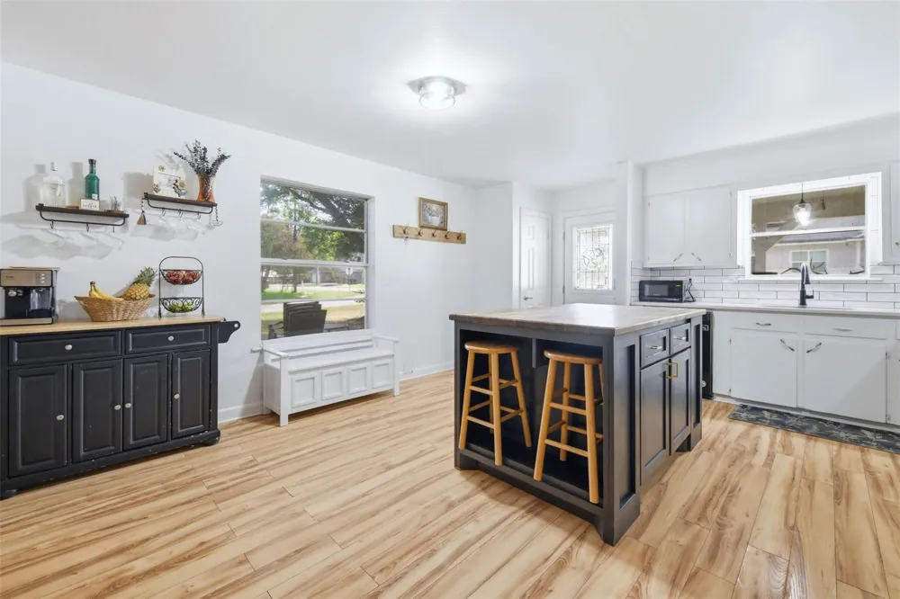 700 Owensville Street Franklin, TX 77856