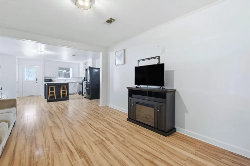 700 Owensville Street Franklin, TX 77856