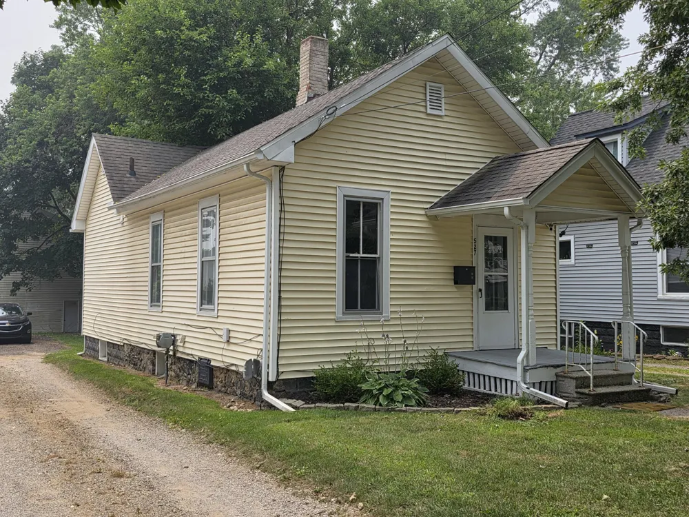 527 Webb Street Jackson, MI 49202