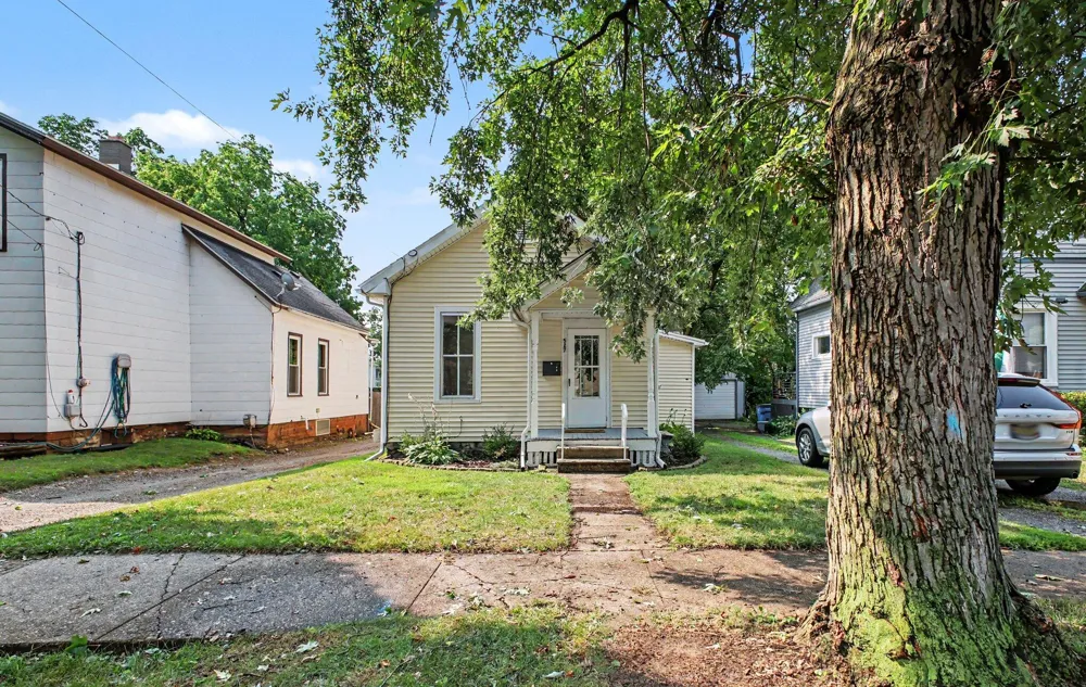 527 Webb Street Jackson, MI 49202