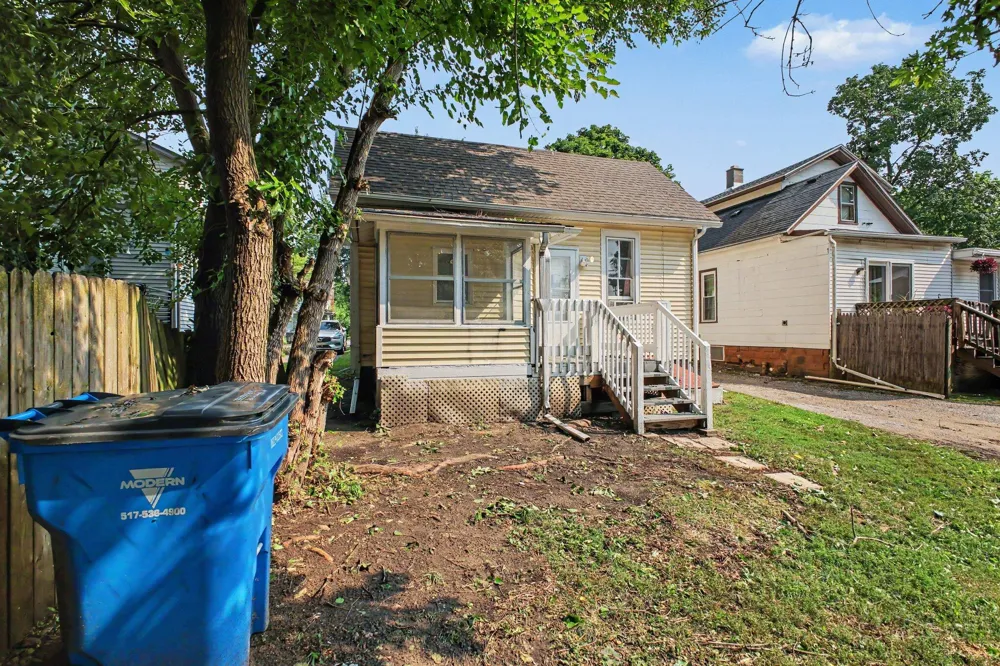 527 Webb Street Jackson, MI 49202