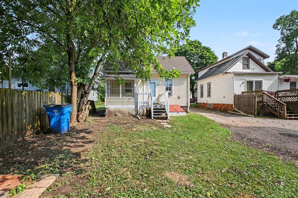 527 Webb Street Jackson, MI 49202