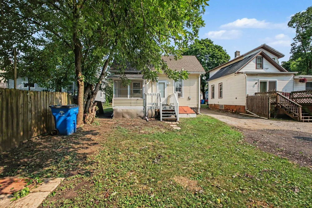 527 Webb Street Jackson, MI 49202