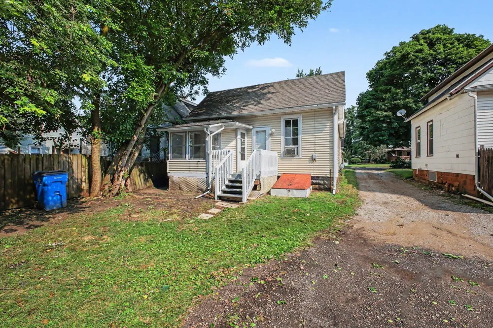 527 Webb Street Jackson, MI 49202