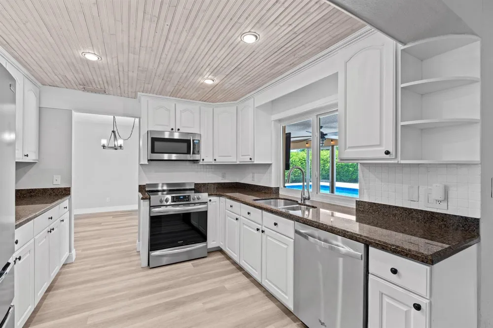 10380 NW 39TH Manor Coral Springs, FL 33065