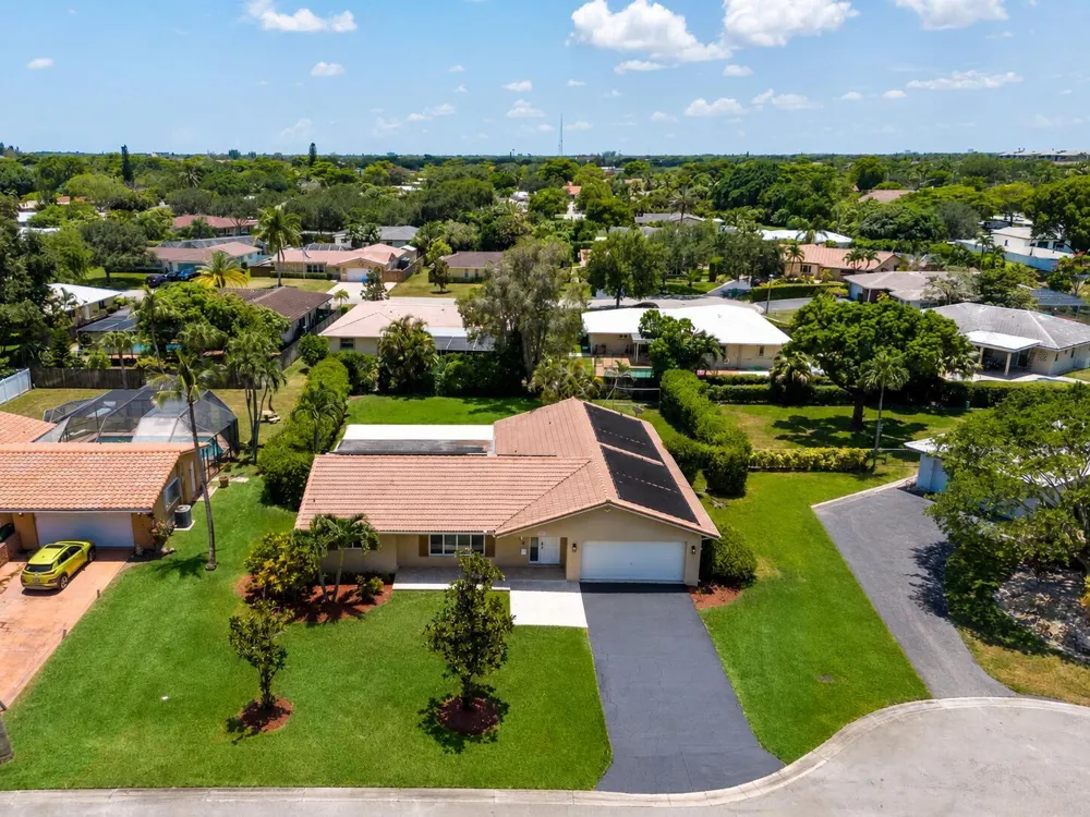 10380 NW 39TH Manor Coral Springs, FL 33065