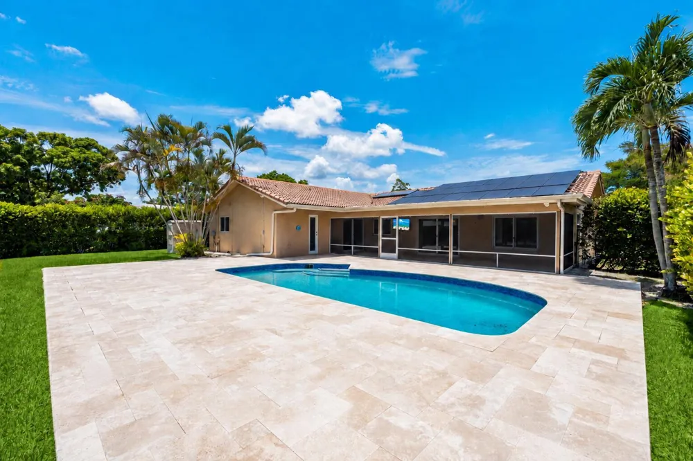 10380 NW 39TH Manor Coral Springs, FL 33065