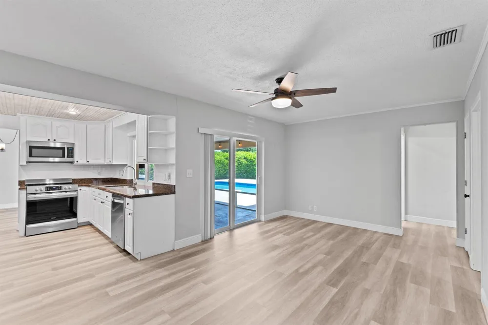 10380 NW 39TH Manor Coral Springs, FL 33065