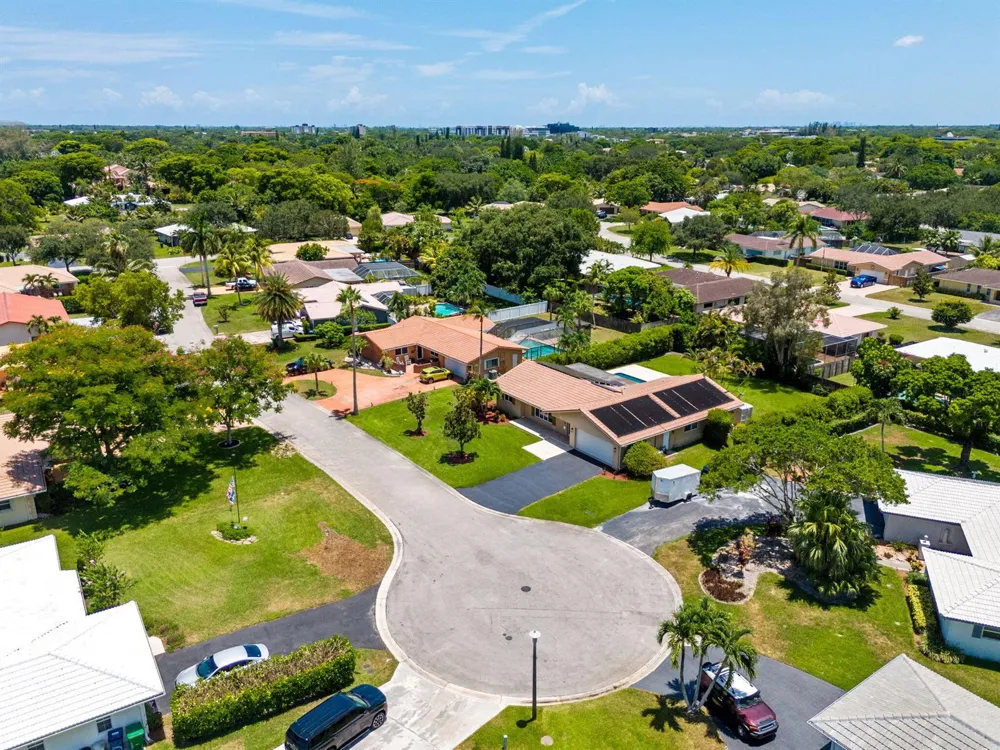10380 NW 39TH Manor Coral Springs, FL 33065